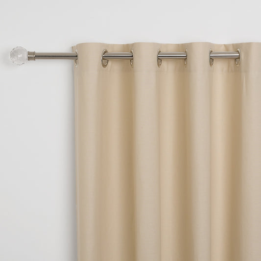 Basic curtain with eyelets