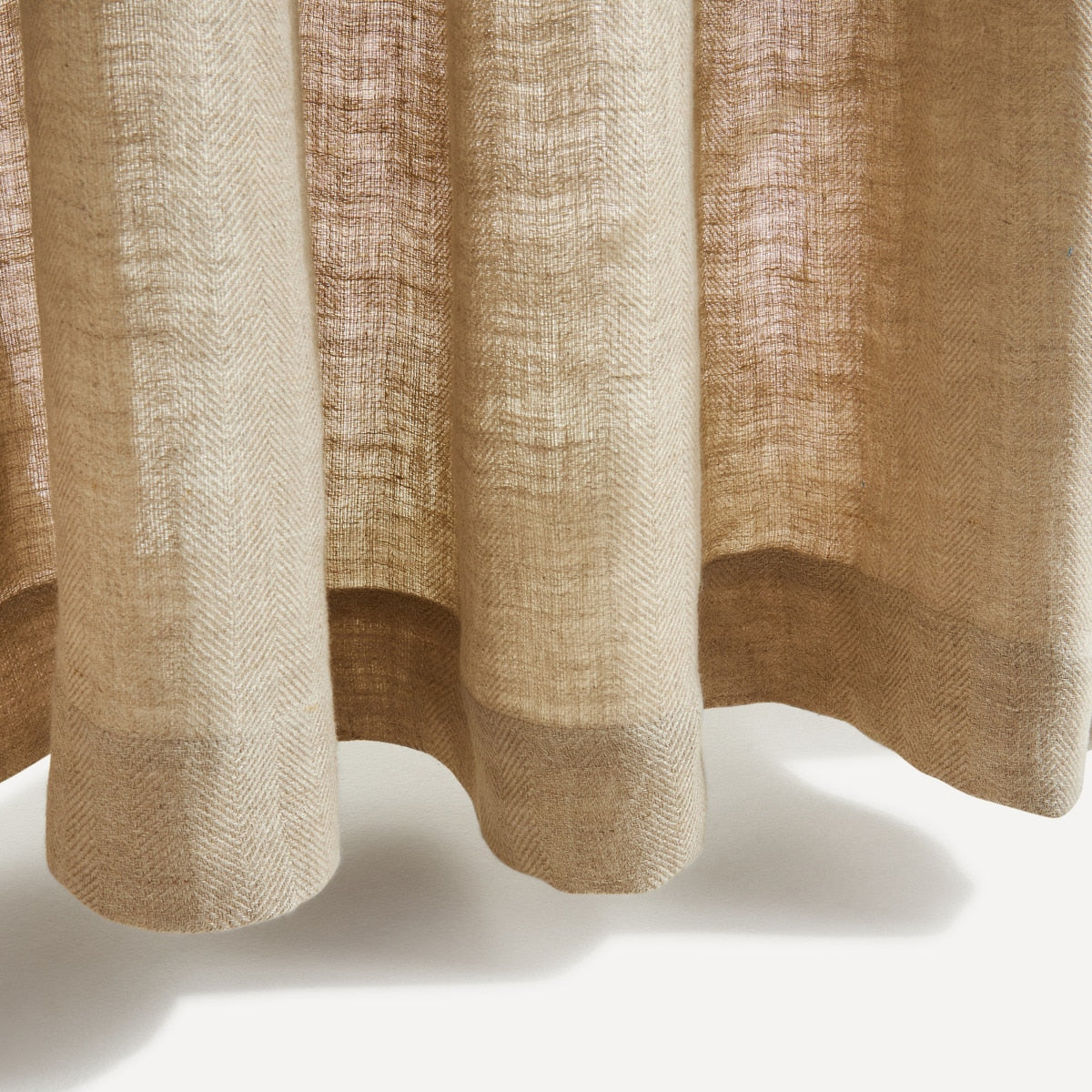 Sidney curtain with eyelets