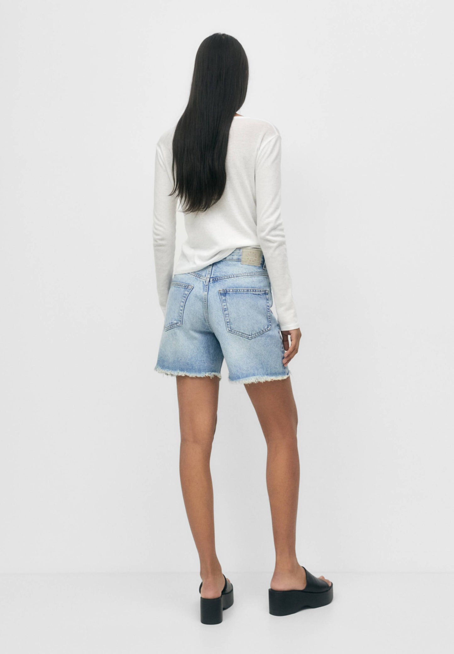 BERMUDA - Denim shorts