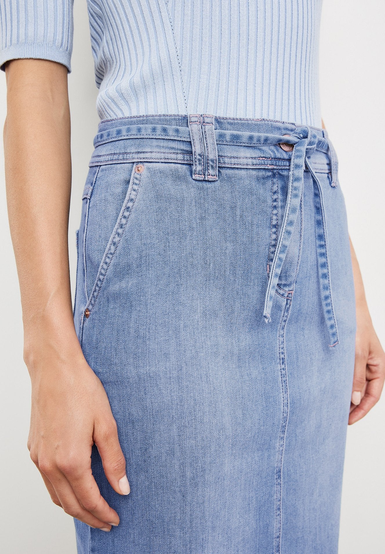 With WASHED-OUT EFFECT - Denim skirt
