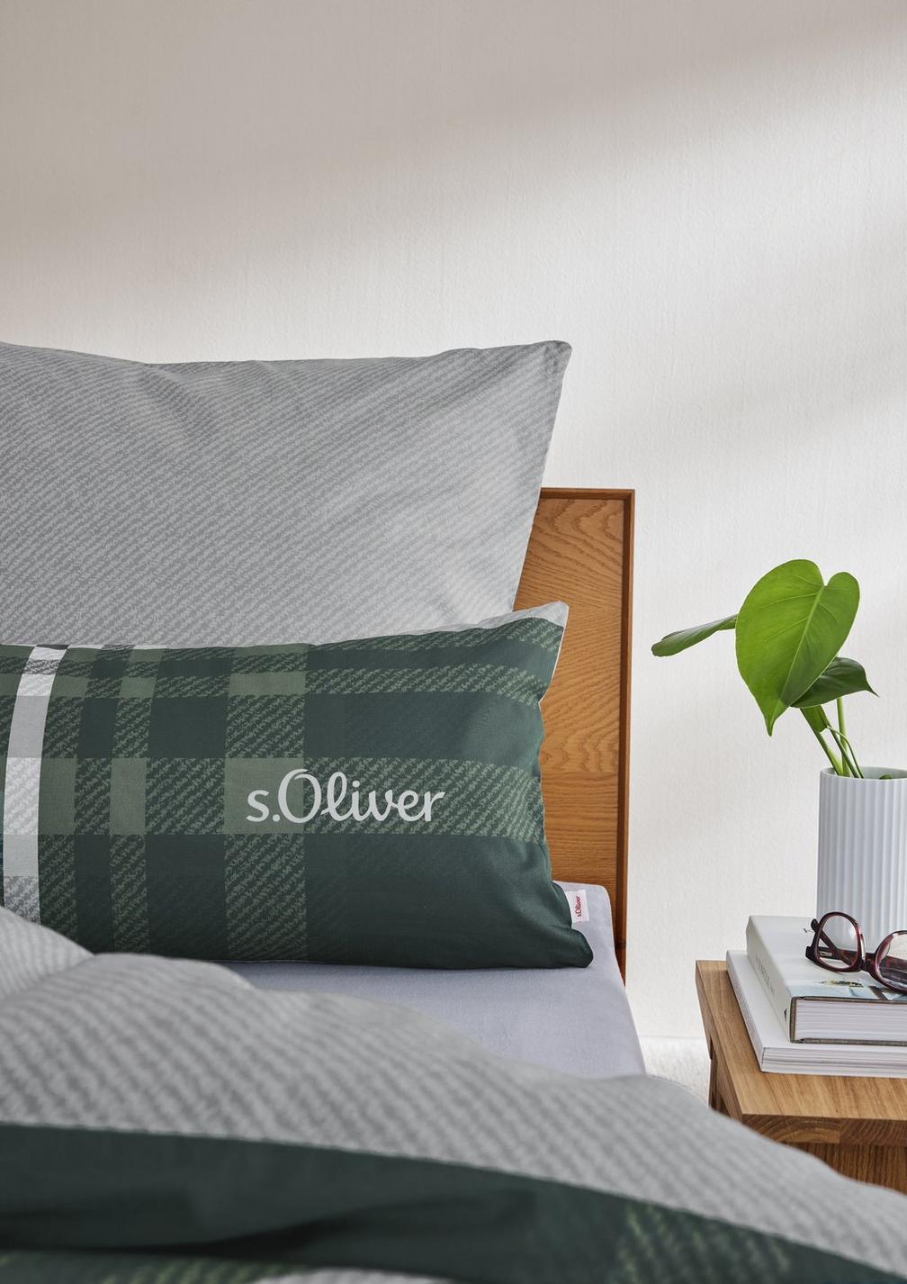 S. Oliver // Bed linen with check details