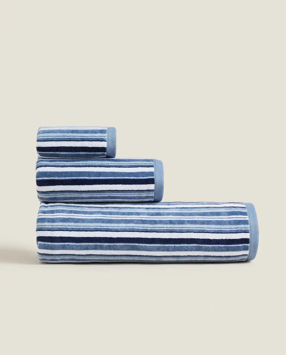 MULTICOLOURED STRIPE TOWEL