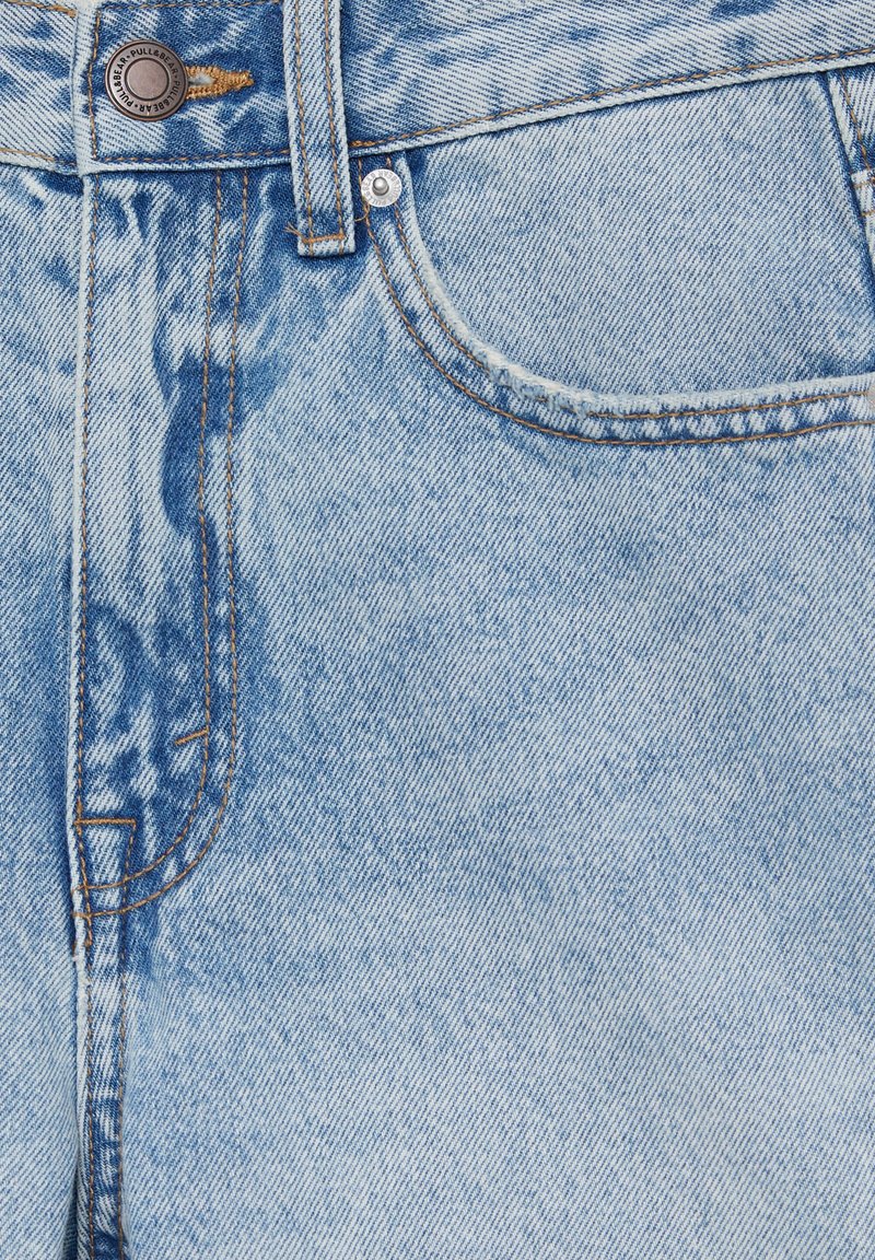 BERMUDA - Denim shorts