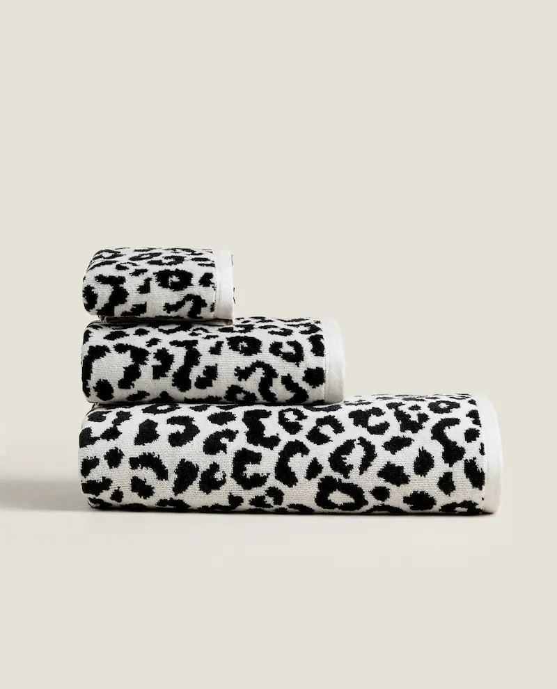 VELOUR LEOPARD TOWEL