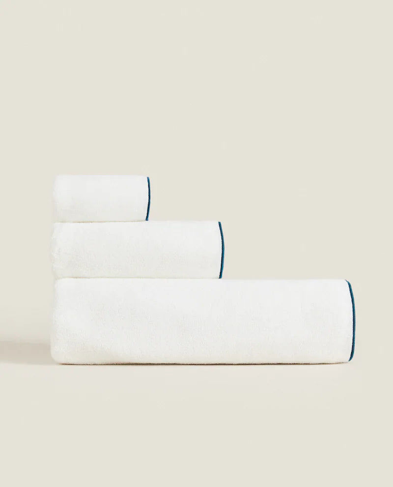 COTTON TOWEL WITH OVERLOCK