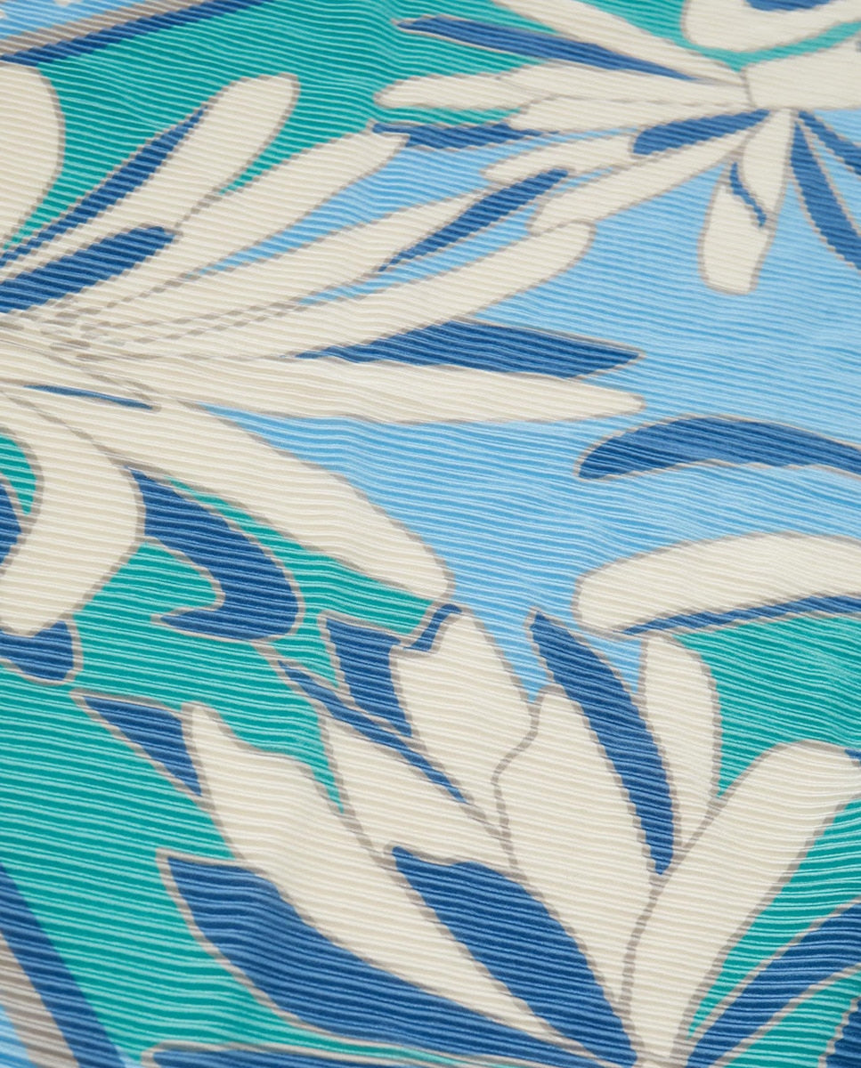 Scarve and foulard