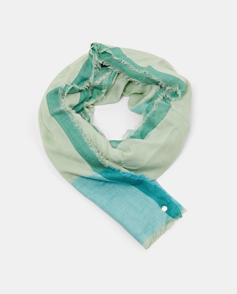 Scarve and foulard
