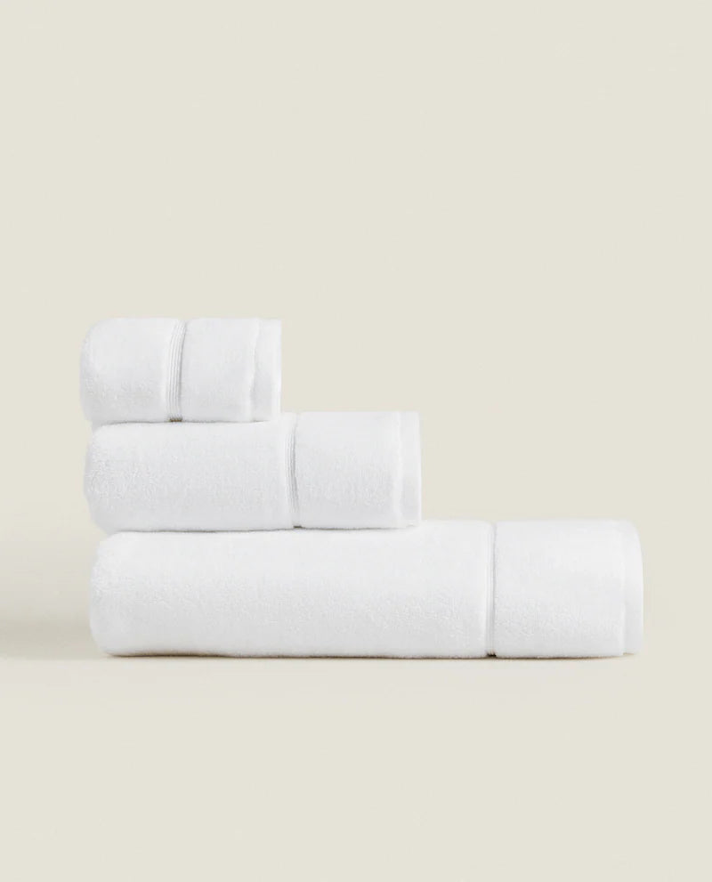 COMBED THREAD TOWEL