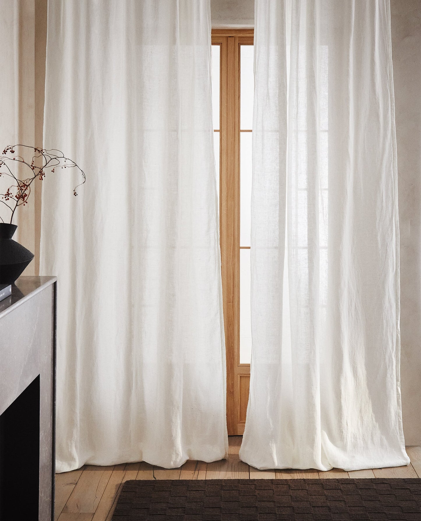 WHITE LINEN CURTAIN