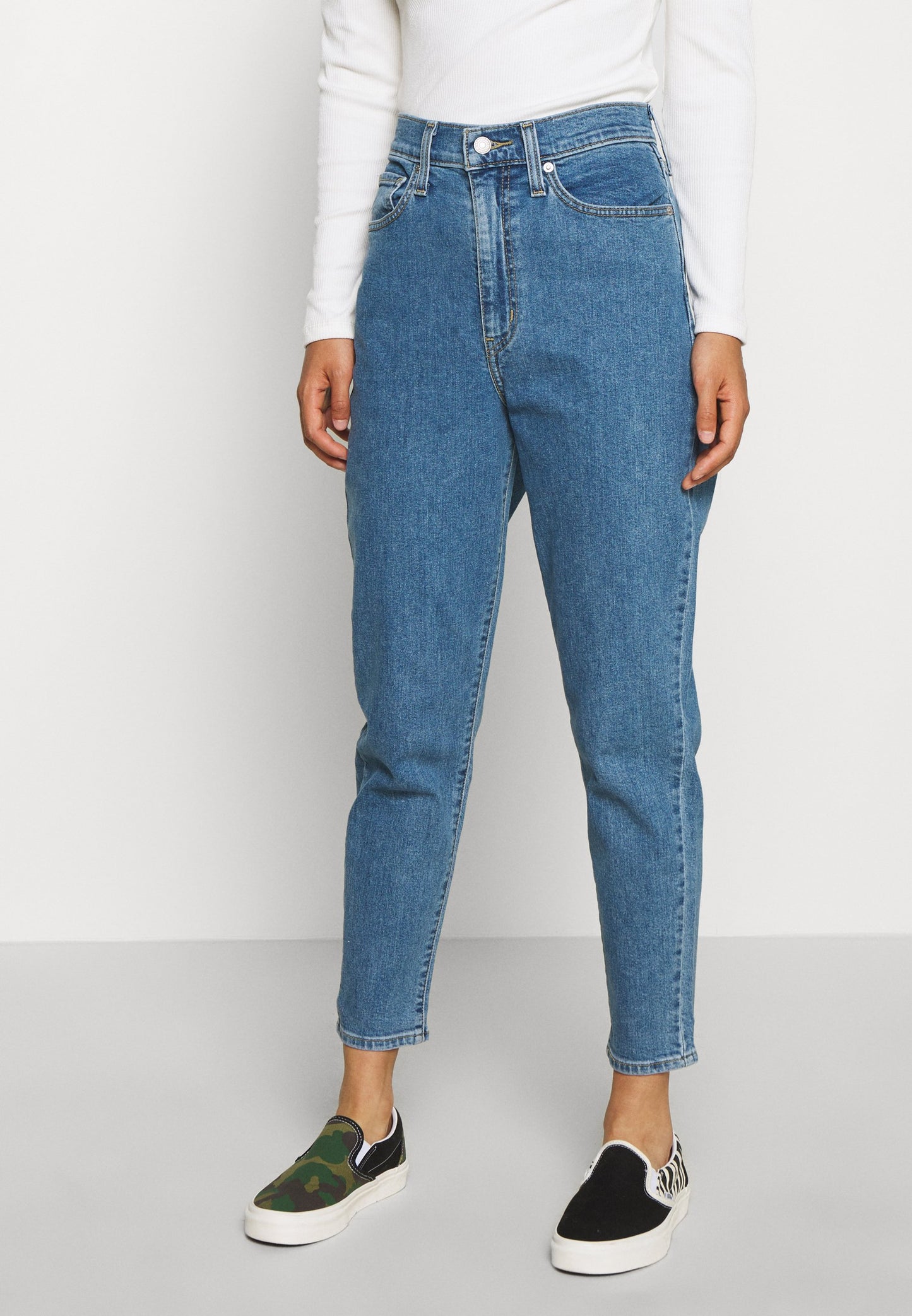 HIGH WAISTED MOM - Relaxed fit jeans