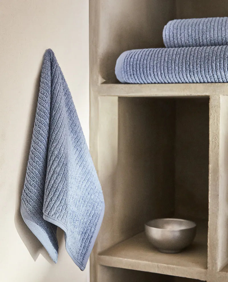 TEXTURED COTTON TOWEL
