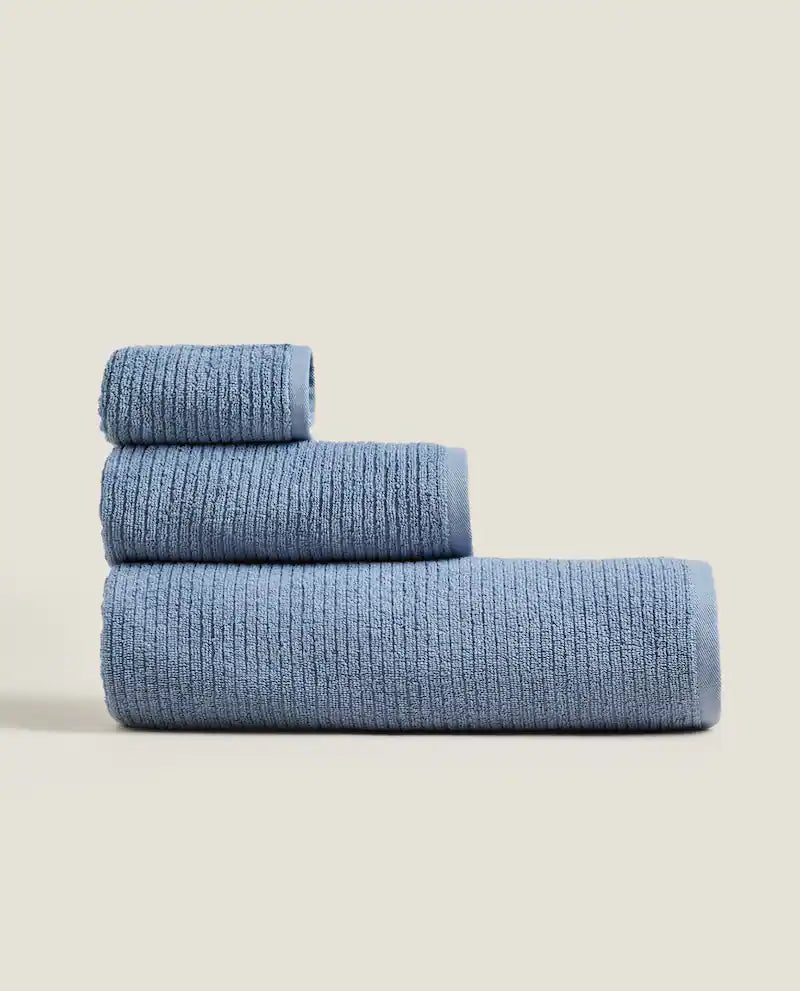 TEXTURED COTTON TOWEL