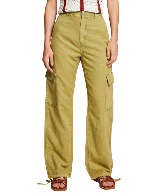 loose-fit  trousers