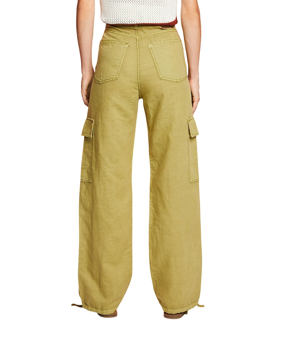 loose-fit  trousers