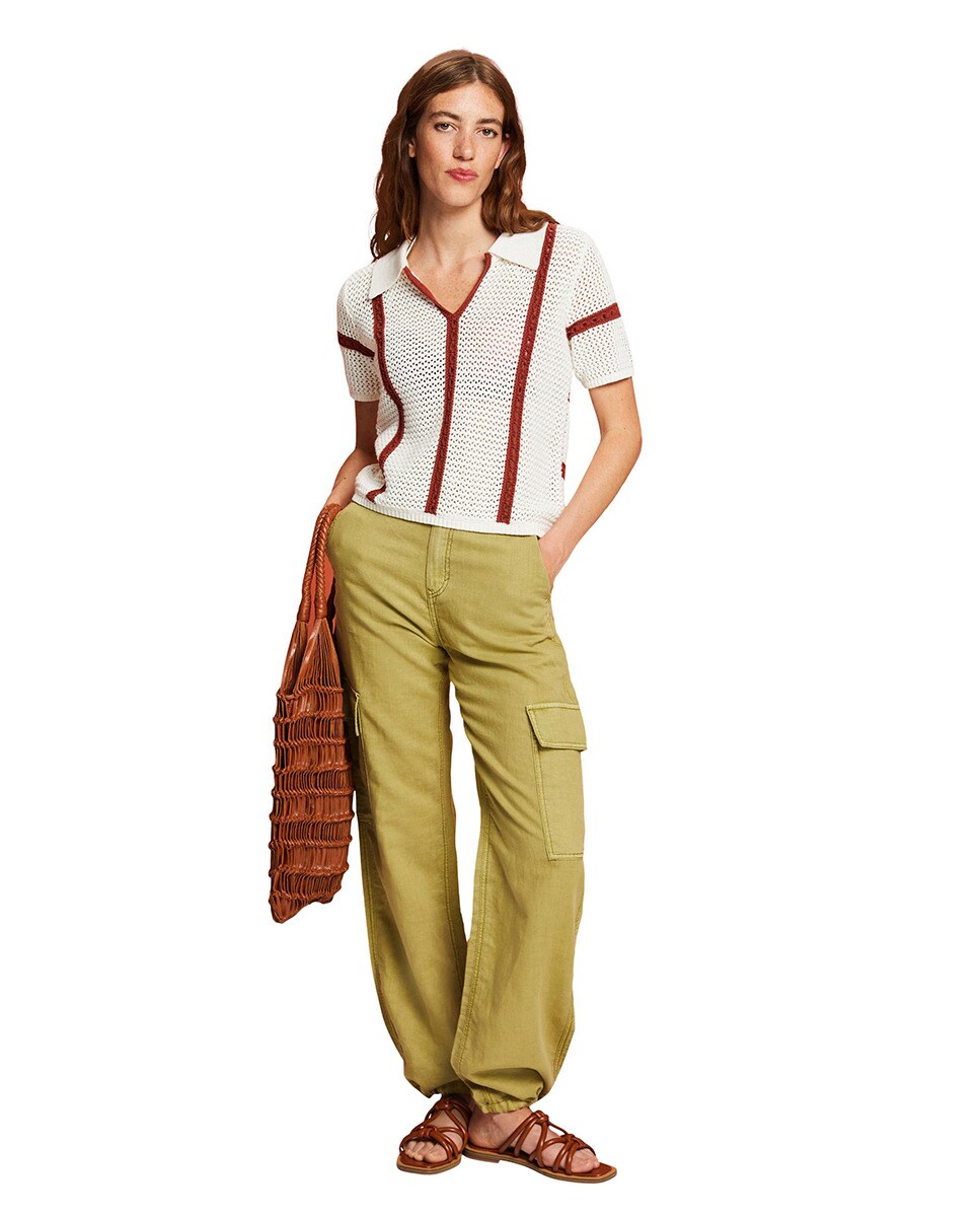 loose-fit  trousers
